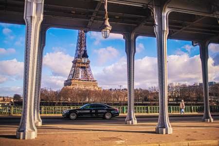 Flotte de berlines et vans de luxe avec chauffeur privé - MCS Limo